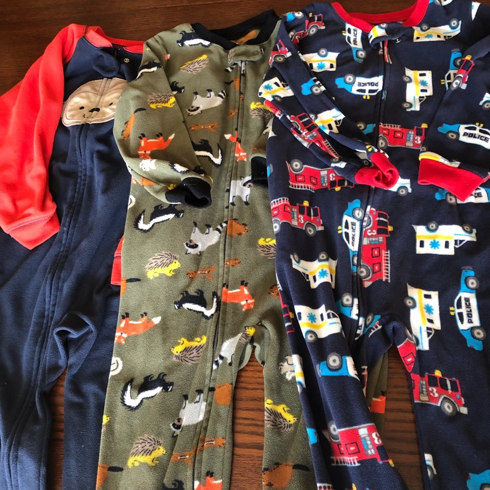 Carters Package of 3 boys sleepers